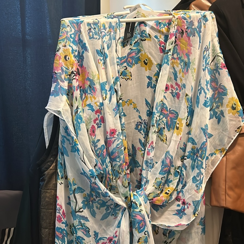 NWT WRAP - Picture 3 of 4
